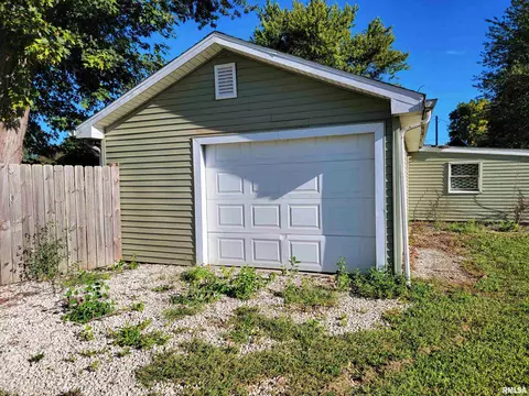 652 W Walnut St, Canton, IL 61520 photo 50
