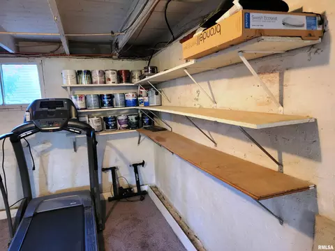 652 W Walnut St, Canton, IL 61520 photo 33