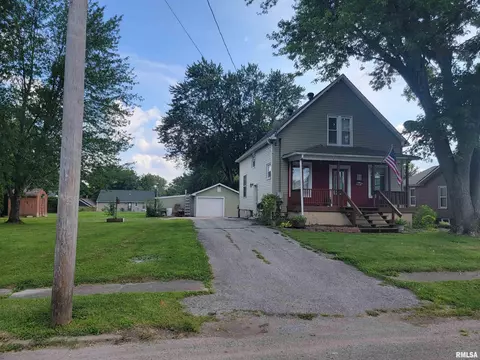 652 W Walnut St, Canton, IL 61520