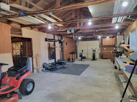 652 W Walnut St, Canton, IL 61520 photo 39