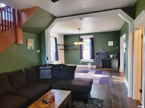 652 W Walnut St, Canton, IL 61520 photo 10