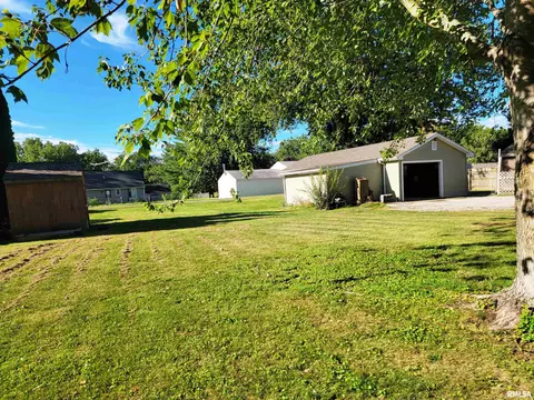 652 W Walnut St, Canton, IL 61520 photo 46