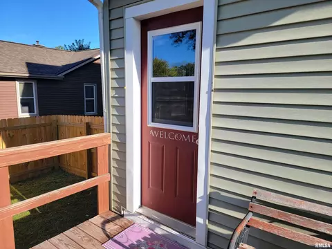 652 W Walnut St, Canton, IL 61520 photo 6
