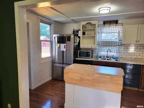 652 W Walnut St, Canton, IL 61520 photo 17