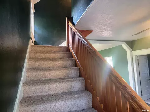 652 W Walnut St, Canton, IL 61520 photo 21