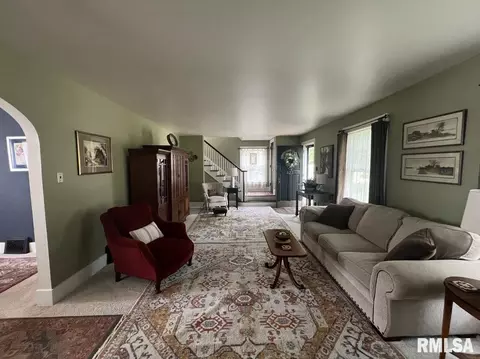 622 Memorial Dr, Macomb, IL 61455 photo 8