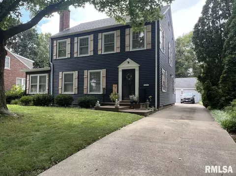 622 Memorial Dr, Macomb, IL 61455