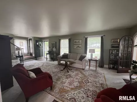 622 Memorial Dr, Macomb, IL 61455 photo 7