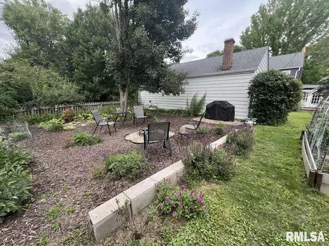 622 Memorial Dr, Macomb, IL 61455 photo 5