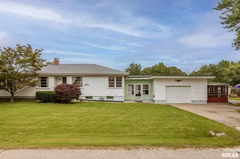 4821 Pershing Ave, Bartonville, IL 61607