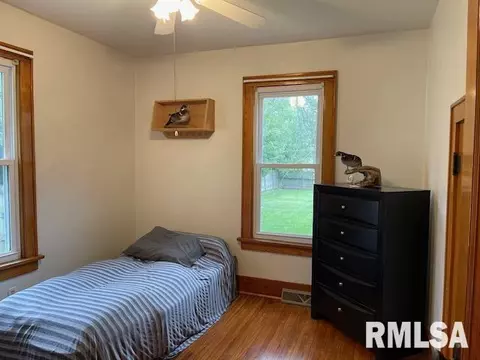 Bedroom - 910 W Piper St, Macomb, IL 61455 photo 1 of 6