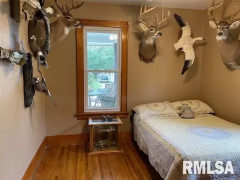 Bedroom - 910 W Piper St, Macomb, IL 61455 photo 2 of 6