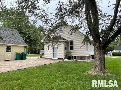 Exterior - 910 W Piper St, Macomb, IL 61455 photo 5 of 5