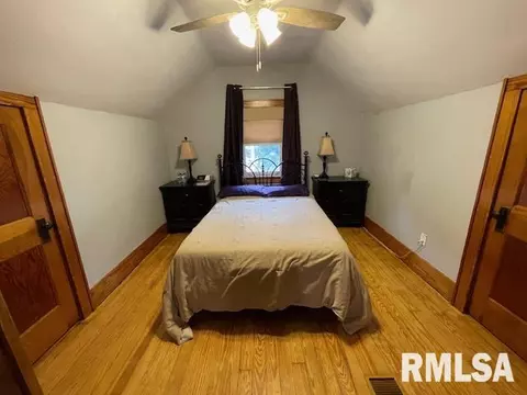 Bedroom - 910 W Piper St, Macomb, IL 61455 photo 3 of 6