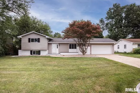 1534 W Woodside Dr, Dunlap, IL 61525