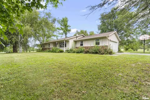21956 Springer Ct, Morton, IL 61550