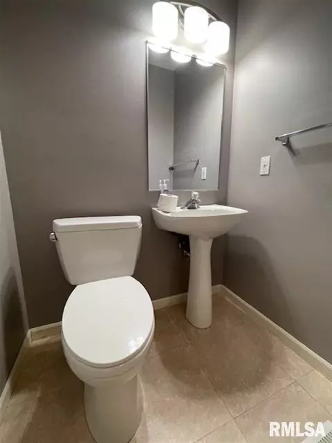 19 Indian Trl, Macomb, IL 61455 photo 12