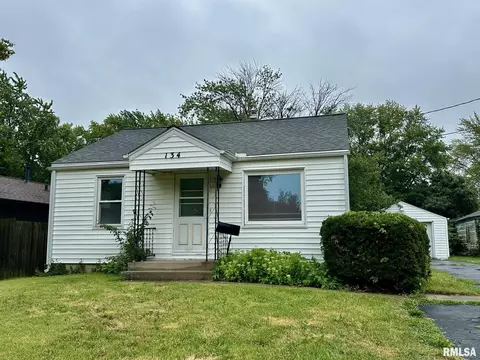 134 N Stewart St, Creve Coeur, IL 61610