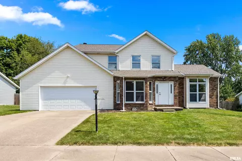 6614 N Camelot Rd, Peoria, IL 61615
