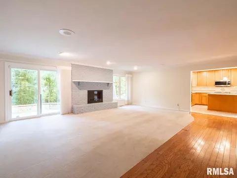 326 W Eagle Nest Rd, Dunlap, IL 61525 photo 4
