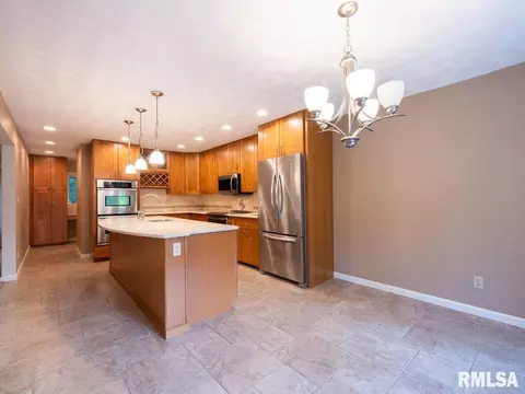 326 W Eagle Nest Rd, Dunlap, IL 61525 photo 9