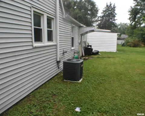 1189 Elm St, Canton, IL 61520 photo 22