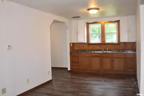1189 Elm St, Canton, IL 61520 photo 8