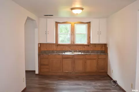 1189 Elm St, Canton, IL 61520 photo 6