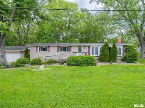 1200 S Creve Coeur Ave, Creve Coeur, IL 61610