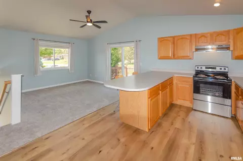 2000 S 2nd Ave, Morton, IL 61550 photo 9
