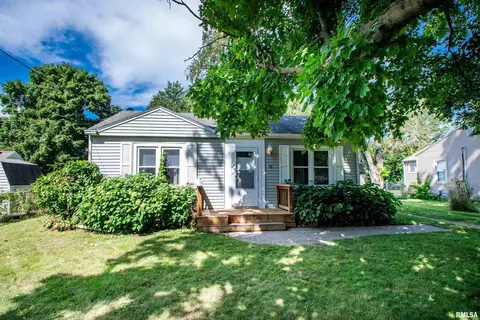 116 S Lawndale Ave, Washington, IL 61571