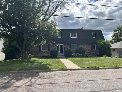 5031 Montclair Ave, Peoria Heights, IL 61616