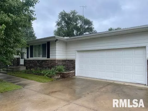 512 N Runkle St, Hanna City, IL 61536