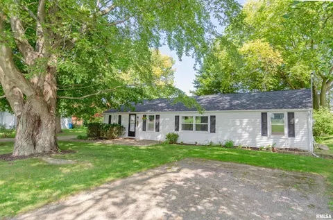 517 E South St, Tremont, IL 61568