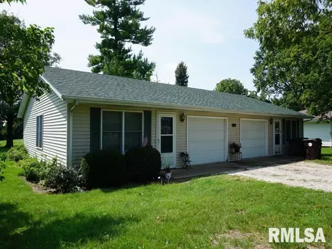 422 E Jefferson St, Toulon, IL 61483