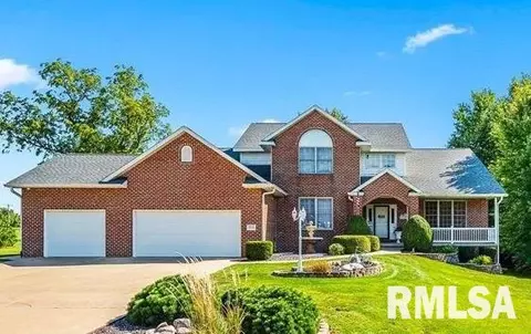 8210 W Coyote Creek Dr, Peoria, IL 61607