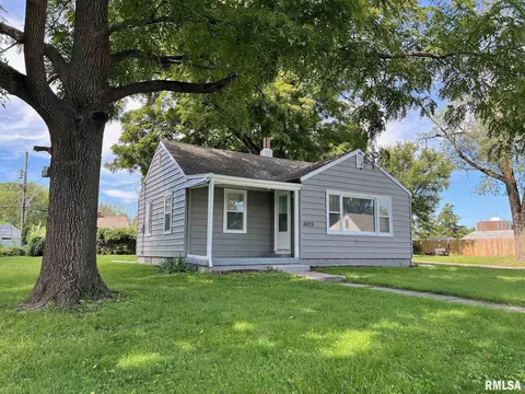 3625 N Finnell Ave, Peoria, IL 61604