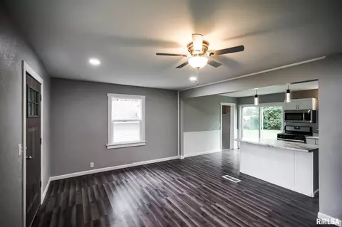 111 Albert St, Washington, IL 61571 photo 5