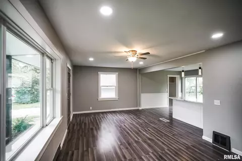 111 Albert St, Washington, IL 61571 photo 7