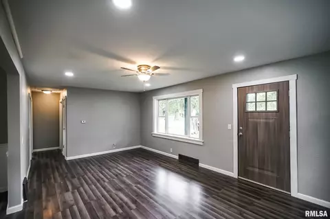 111 Albert St, Washington, IL 61571 photo 6