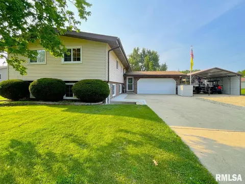 122 Brandy Dr, Mackinaw, IL 61755