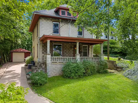 1144 NE Glen Oak Ave, Peoria, IL 61603