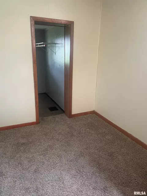 903 Elm St, Macomb, IL 61455 photo 6
