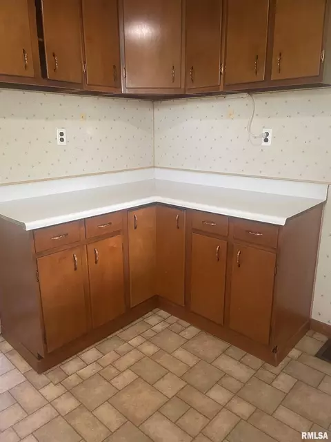 903 Elm St, Macomb, IL 61455 photo 3