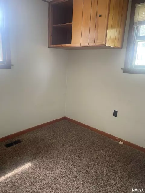 903 Elm St, Macomb, IL 61455 photo 5