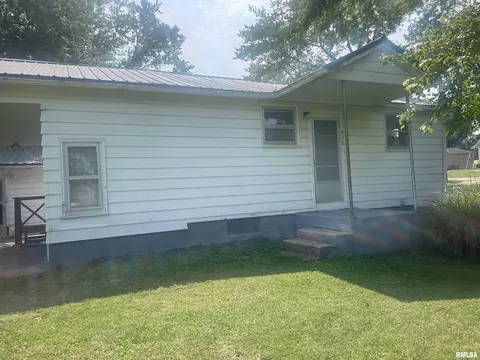 903 Elm St, Macomb, IL 61455