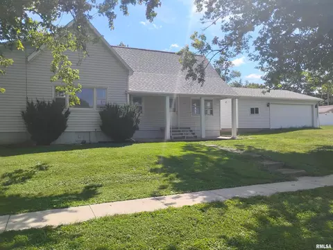 302 S Plum St, Glasford, IL 61533
