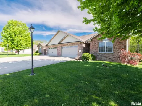 103 Grandezza Dr, Washington, IL 61571 photo 3