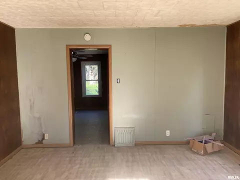 Entry Way - 209 Central Ave, Saint David, IL 61563 photo 1 of 3