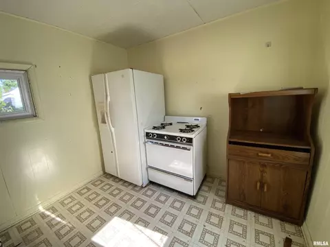 Kitchen - 209 Central Ave, Saint David, IL 61563 photo 1 of 2